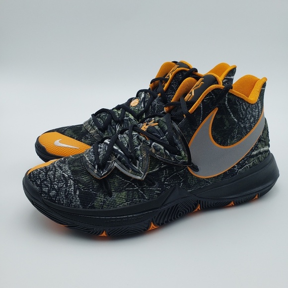 kyrie irving slippers